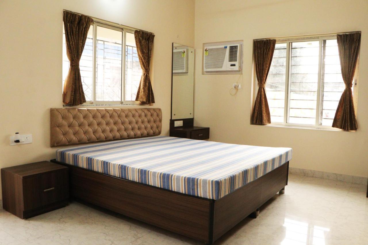 Radharani Apartment Calcutta Buitenkant foto